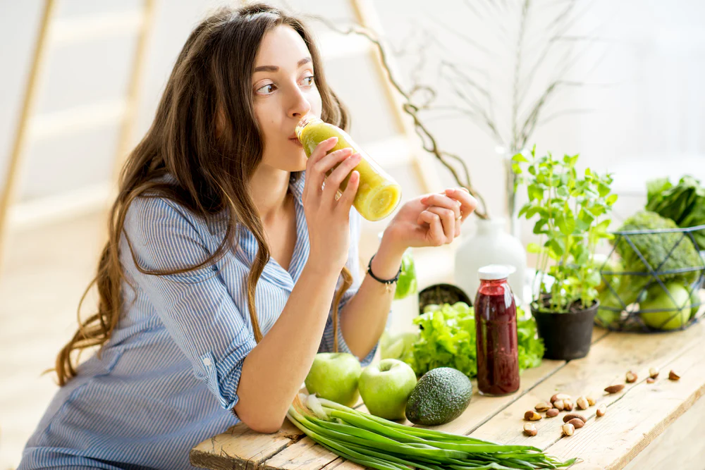 woman_drinking_her_daily_green_veggies